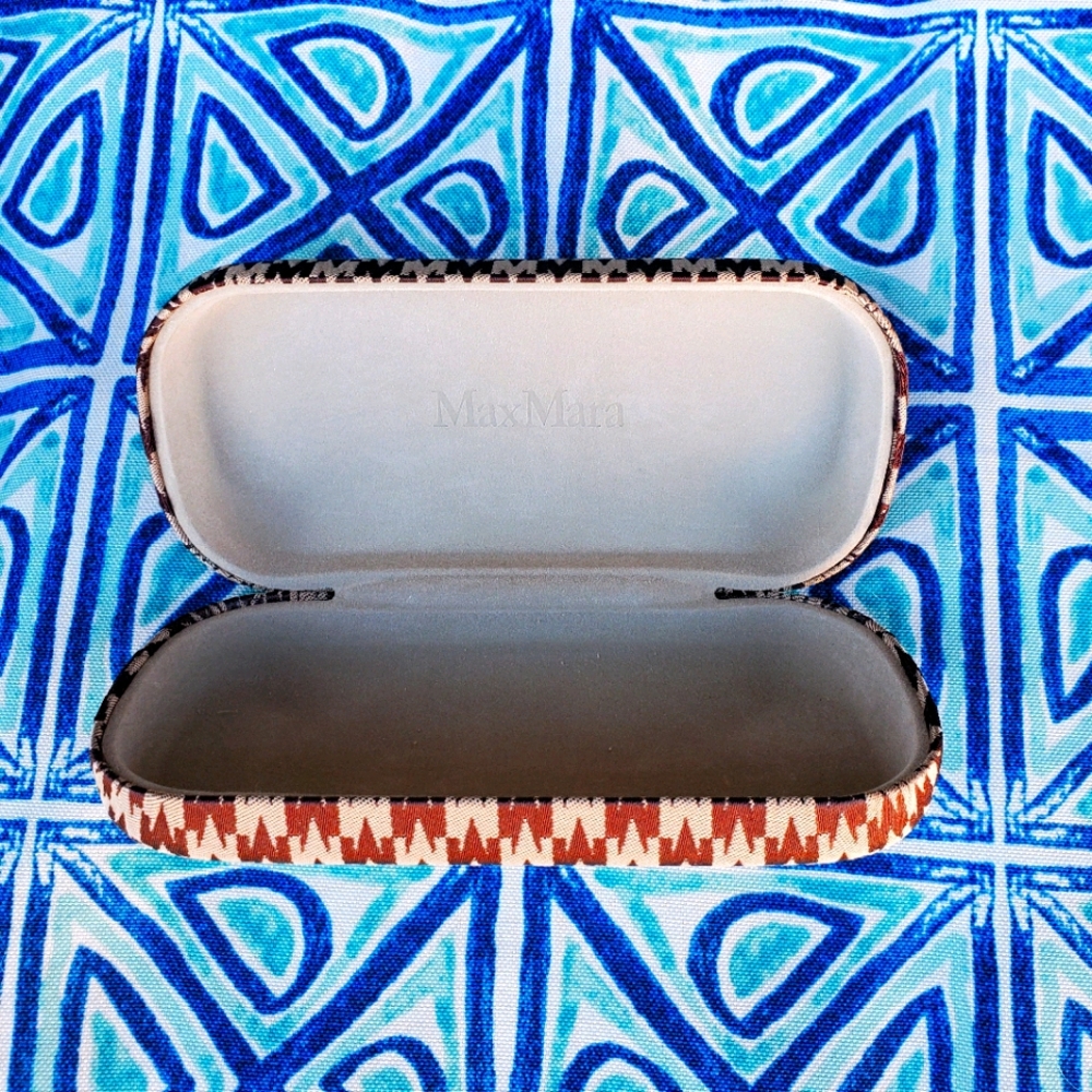 New Max Mara Logo Sun/Eyeglasses Case.